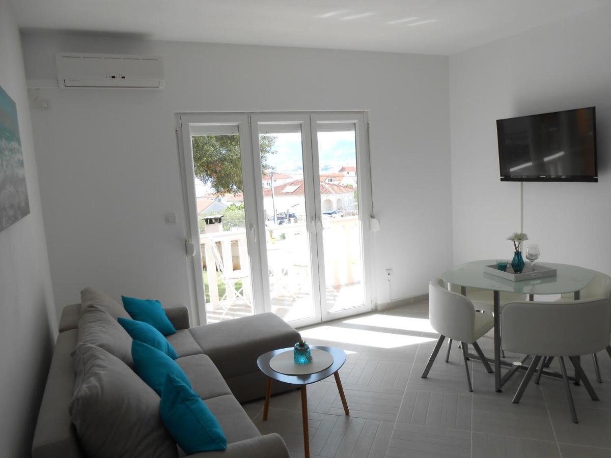 Apartments With A Parking Space Okrug Gornji, Ciovo - 13859 Trogir Exterior photo