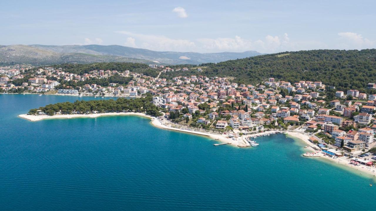 Apartments With A Parking Space Okrug Gornji, Ciovo - 13859 Trogir Exterior photo