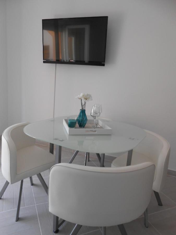 Apartments With A Parking Space Okrug Gornji, Ciovo - 13859 Trogir Exterior photo