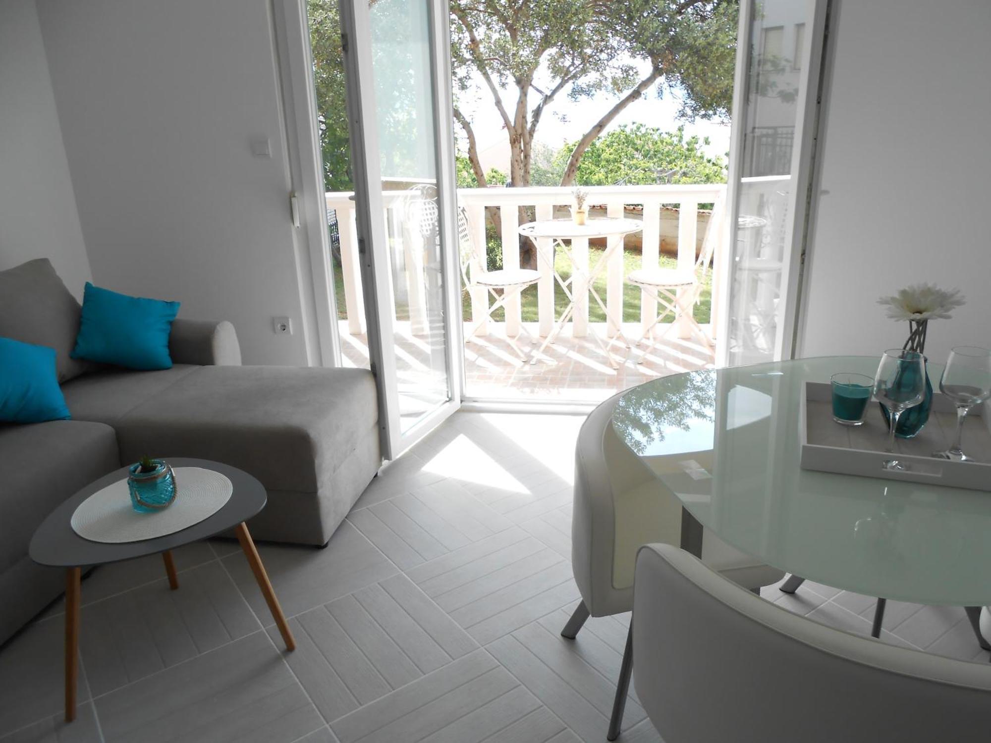 Apartments With A Parking Space Okrug Gornji, Ciovo - 13859 Trogir Room photo